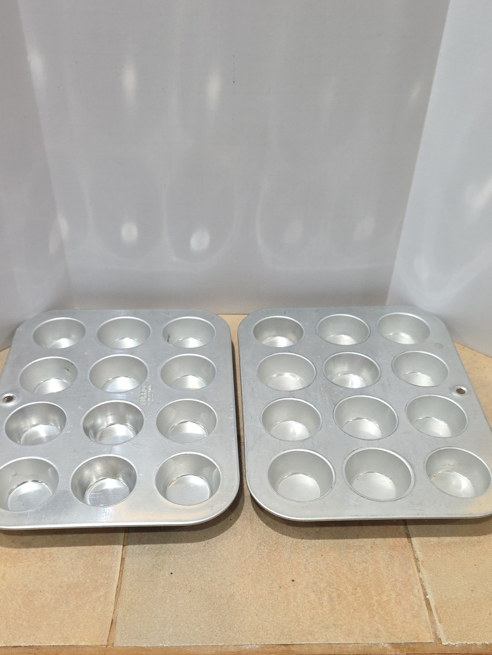 Silver 12-Cup Muffin Pan Set - Home Kitchen